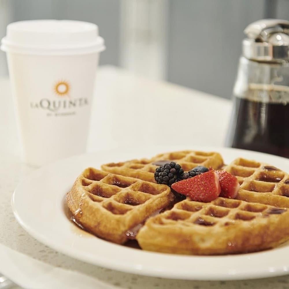 La Quinta By Wyndham Danbury Hotel Buitenkant foto