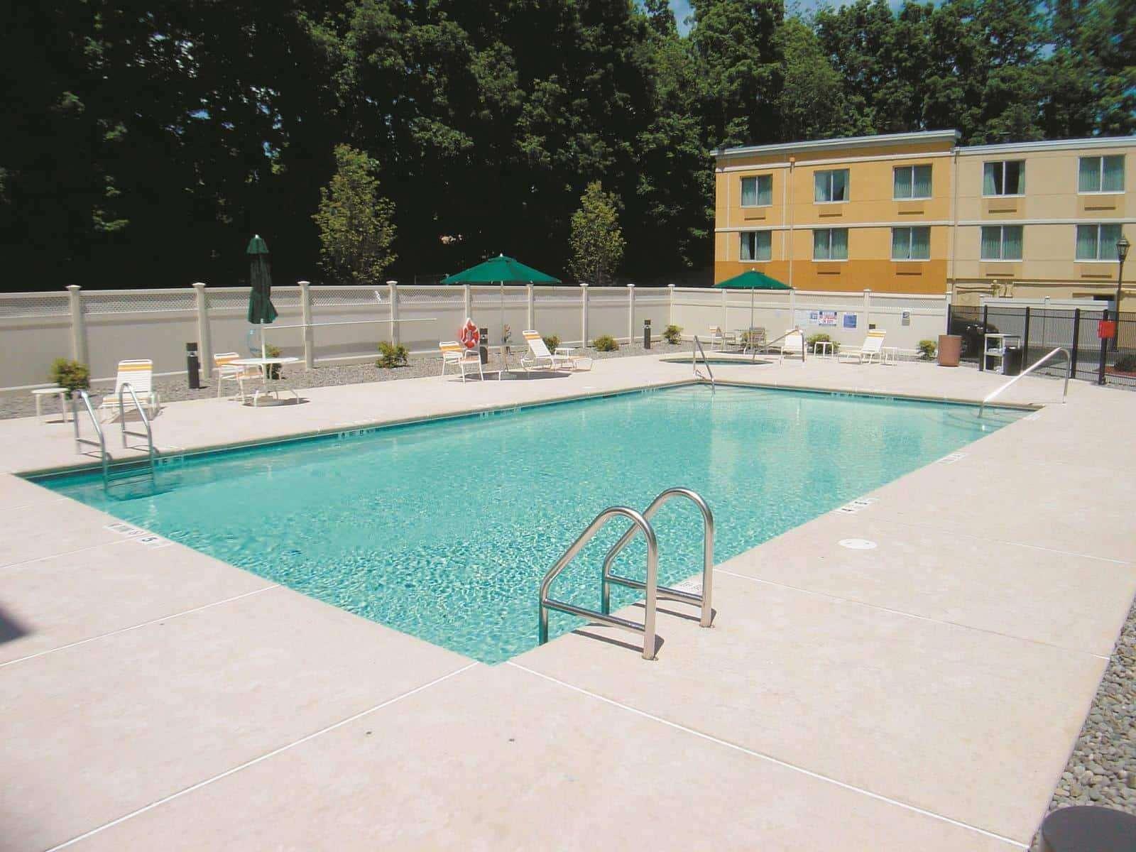 La Quinta By Wyndham Danbury Hotel Buitenkant foto
