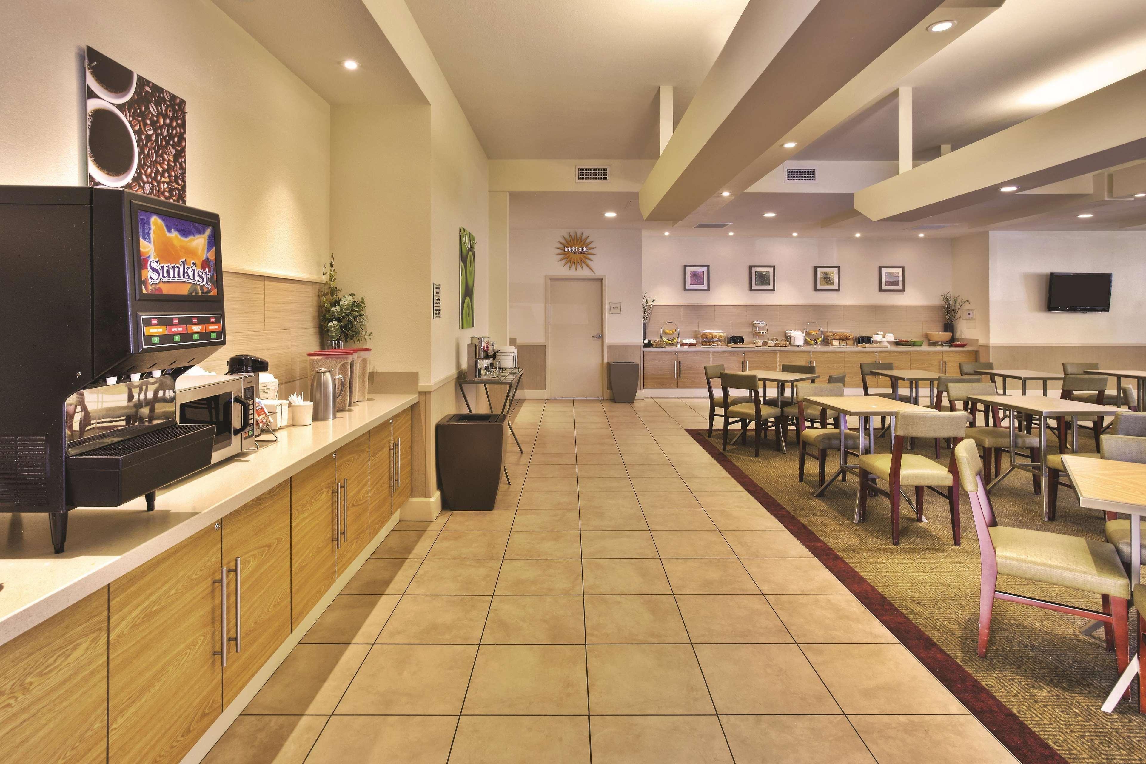 La Quinta By Wyndham Danbury Hotel Buitenkant foto