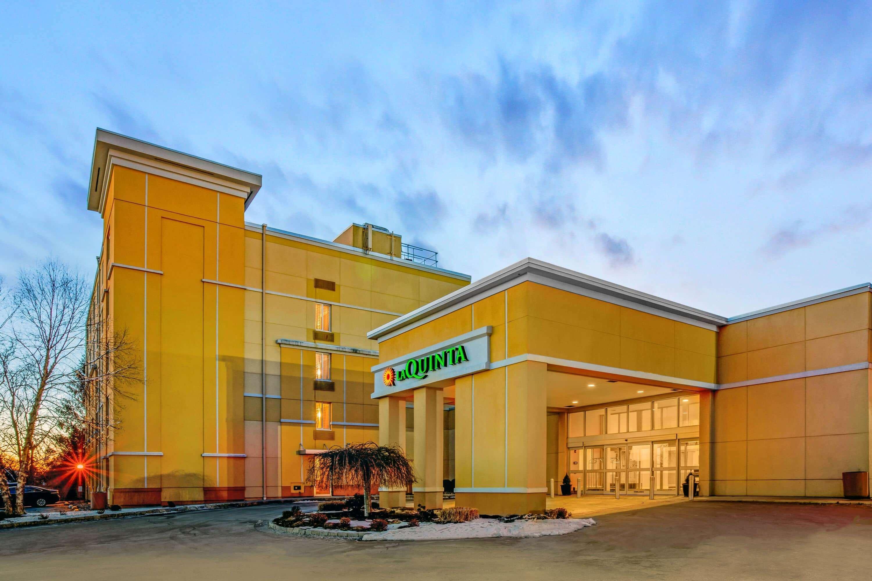 La Quinta By Wyndham Danbury Hotel Buitenkant foto