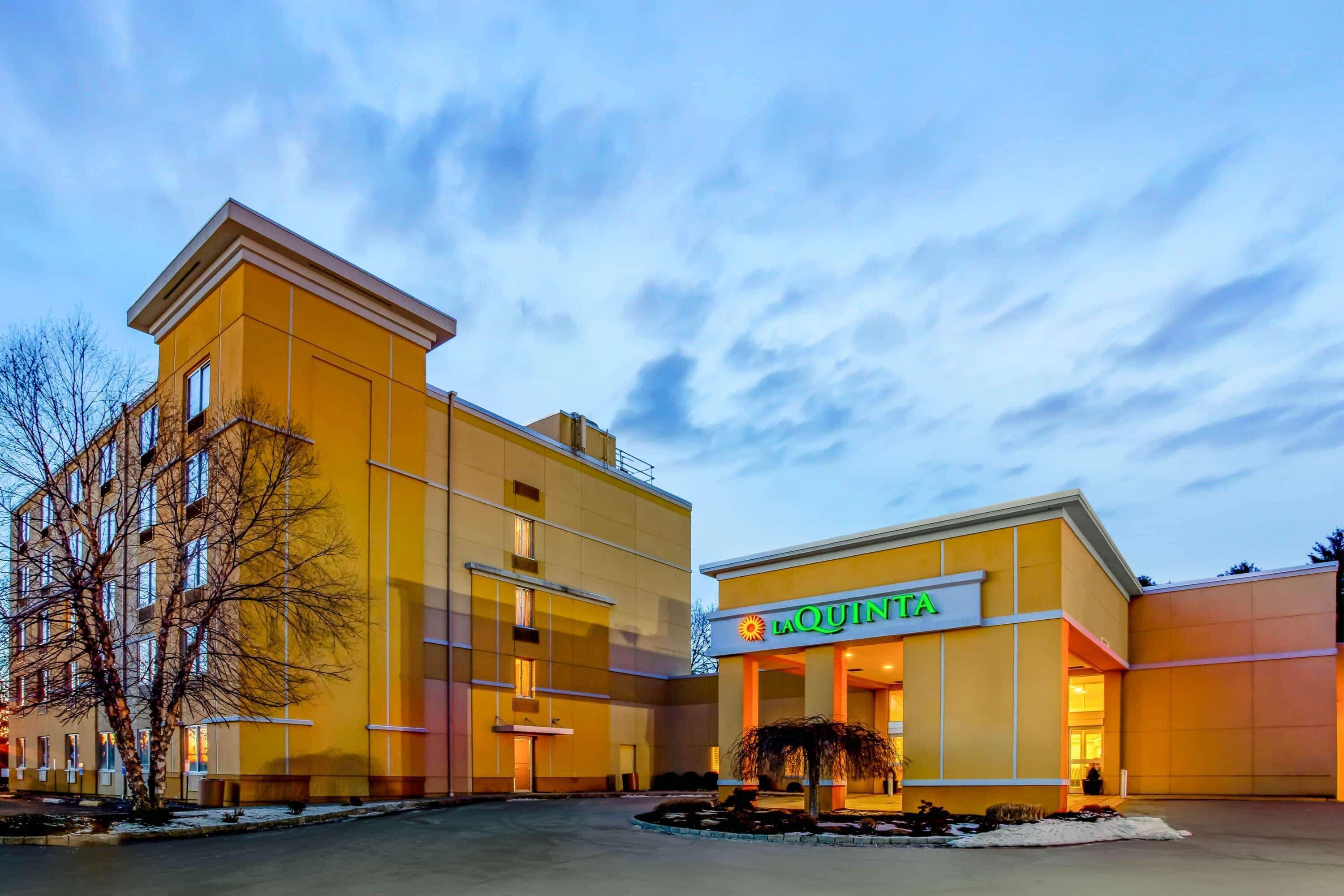 La Quinta By Wyndham Danbury Hotel Buitenkant foto